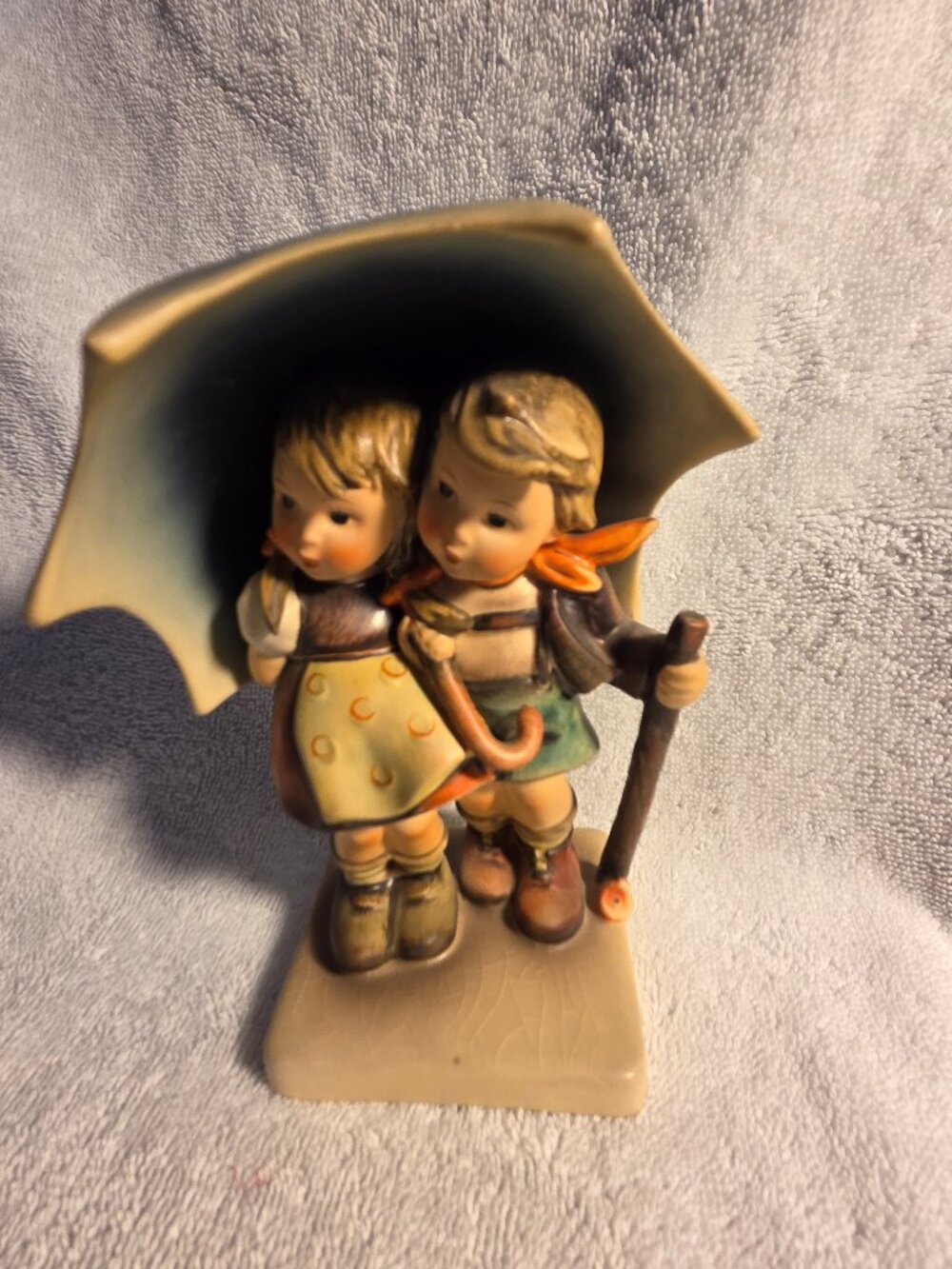 M J Hummel 'Stormy Weather' #71 TMK 3 6" Figurine 1960's